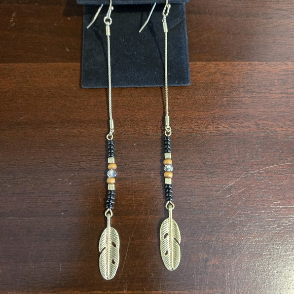 Earrings, Necklace and Bracelet - Picture 6 of 10